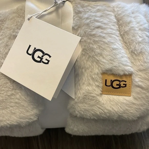 UGG Marcella Stone Throw Blanket NWT Faux Fur White Gray - Picture 7 of 10